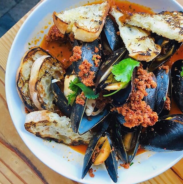 &ldquo;Mussels &amp; Nduja&rdquo; made with Salt Spring Island mussels, spicy nduja sausage &amp; grilled ciabatta 🙌. .
.
.
📸: @kimlaiyingling